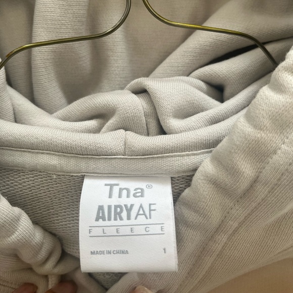 Aritzia TNA Airy Oversized Hoodie! - Picture 3 of 3